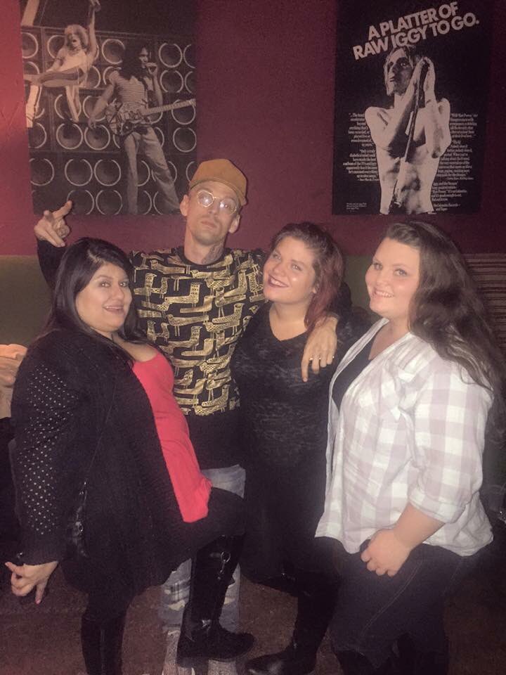 Jakes_starburst's tweet photo. It was so nice meeting you today 💕💕 you put on one hell of a show. You will be seeing me again 💕@aaroncarter https://t.co/Jc8oZylGot