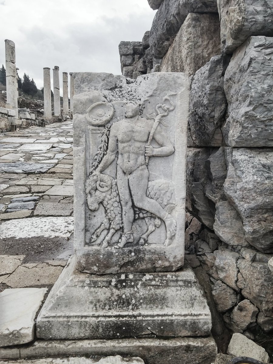 SerdarTours's tweet photo. Hermes. Ephesus https://t.co/fEdw60tgYz