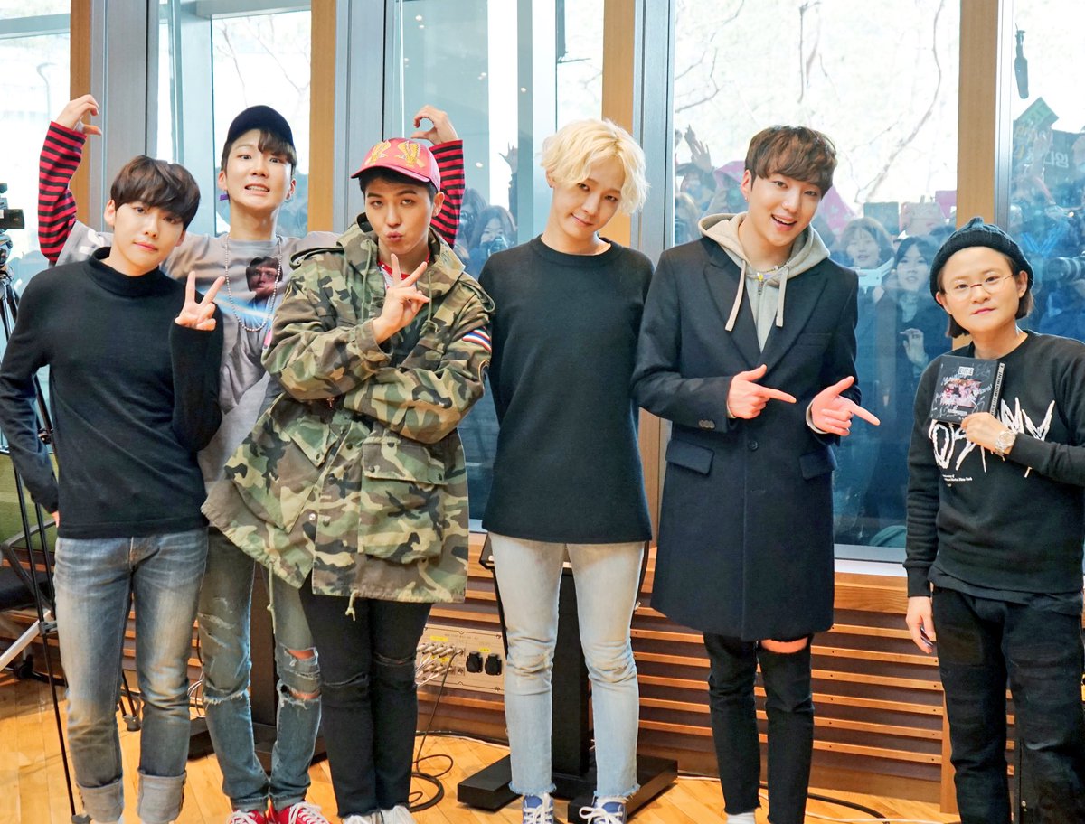 radiombc's tweet photo. 정오의희망곡 with #위너 🙊🙊🙊🙊🙊

#MBC라디오 #YG #송민호 #남태현 #김진우 #이승훈 #강승윤 https://t.co/5ES5MSa09X