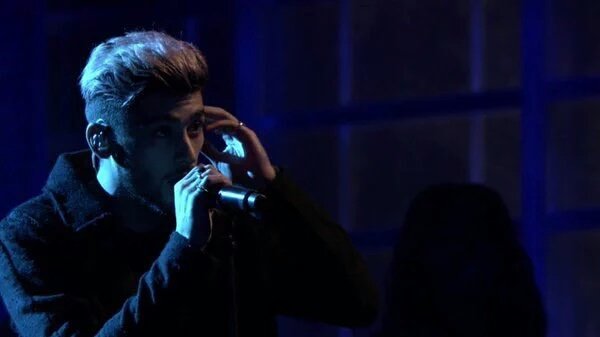 Zayonce1D's tweet photo. Zayn is so perfect. #ZAYNOnFallon https://t.co/DeWvRJLEuN