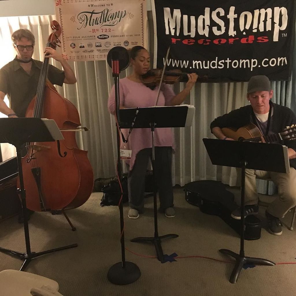 JennaTilveran's tweet photo. @mudstomp_records : https://t.co/FPJh8Zc4eK | Cucharada #folkalliance #folk #fai2016 #mudstomp #folkmusic https://t.co/voX7QztB7Z