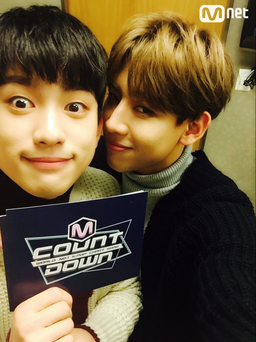 MnetMcountdown's tweet photo. 오랜만이죠? #엠카 마스코트 MC #주니어 #뱀뱀 ! 오늘도 미모 열일! 대본연습도 열심! 6시 엠카운트다운 귀요미들 #GOT7 과 함께해요~! https://t.co/aL4CqJZbRc