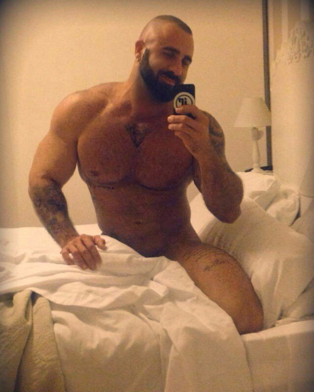 Romanoffe's tweet photo. “@BBG19NYC: @BBG19NYC https://t.co/xuLXfWa9BI” he woke up like this!
