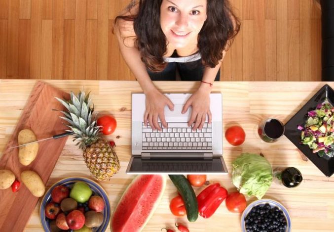 NielsenIQSpain's tweet photo. ¿Cuáles son los pros y contras de la #compra online para los españoles? https://t.co/39CFIR763S @Alimarket_GCon https://t.co/MPv7dHG1yO