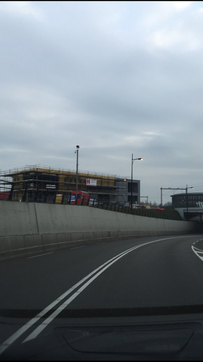 anijkamp's tweet photo. @Voskampdeuren montage bij nieuwbouw @PORTACON.. Mooi project, mooie locatie. Letterlijk #tunnelvisie 😃 https://t.co/p9Ypsp6aGB