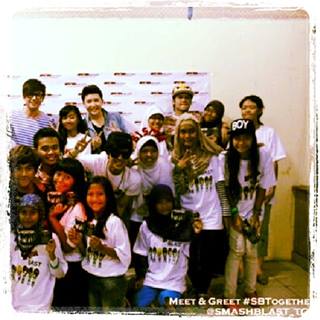 wah flashback 3 taun lalu 😂😂"<a href="/idaalqalasaadi/">Ida Al-qalasaadi</a>: <a href="/SMASHBLAST_TGR/">SMASHBLAST TANGERANG</a> min iniii aku hoho *jiyek:D "