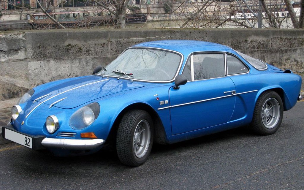LeasingOffers's tweet photo. #ThrowbackThursday To the original Renault Alpine, which one do you prefer old or new? https://t.co/k40INFJi7a