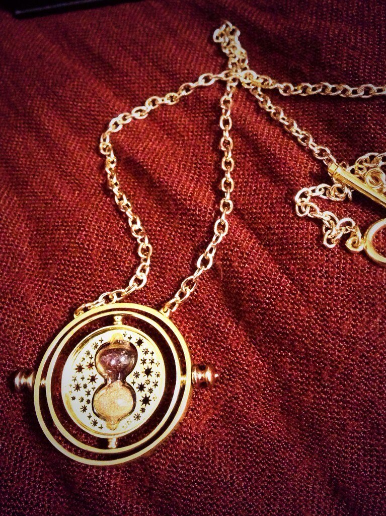 Zahnrad ツァーンラート Sur Twitter Usj土産で買ったハリーポッターのタイムターナーのペンダント ケースと共に飾るとアンティークインテリアに 本体はスチームパンク風アクセサリーに 併せて買ったキーホルダーも大切にしています Usjのお勧めアイテム