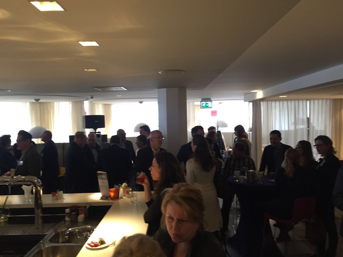 MercureNijmegen's tweet photo. Geslaagde netwerkbijeenkomst van @BusinessBetuwe . Ruim 100 bezoekers verwelkomt met lekkernijen van @NoviaVerde . https://t.co/hwQZ8gKcNM