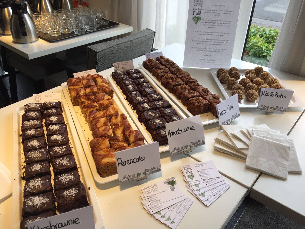MercureNijmegen's tweet photo. Geslaagde netwerkbijeenkomst van @BusinessBetuwe . Ruim 100 bezoekers verwelkomt met lekkernijen van @NoviaVerde . https://t.co/hwQZ8gKcNM