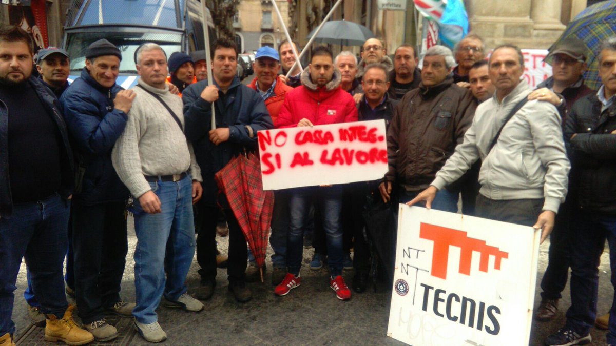 filleacgil's tweet photo. Crisi #Tecnis tremano 900 lavoratori. Da Catania sale l'urlo: Non vogliamo la #cassaintegrazione #VOGLIAMOLAVORARE https://t.co/MxJSYMBEc0