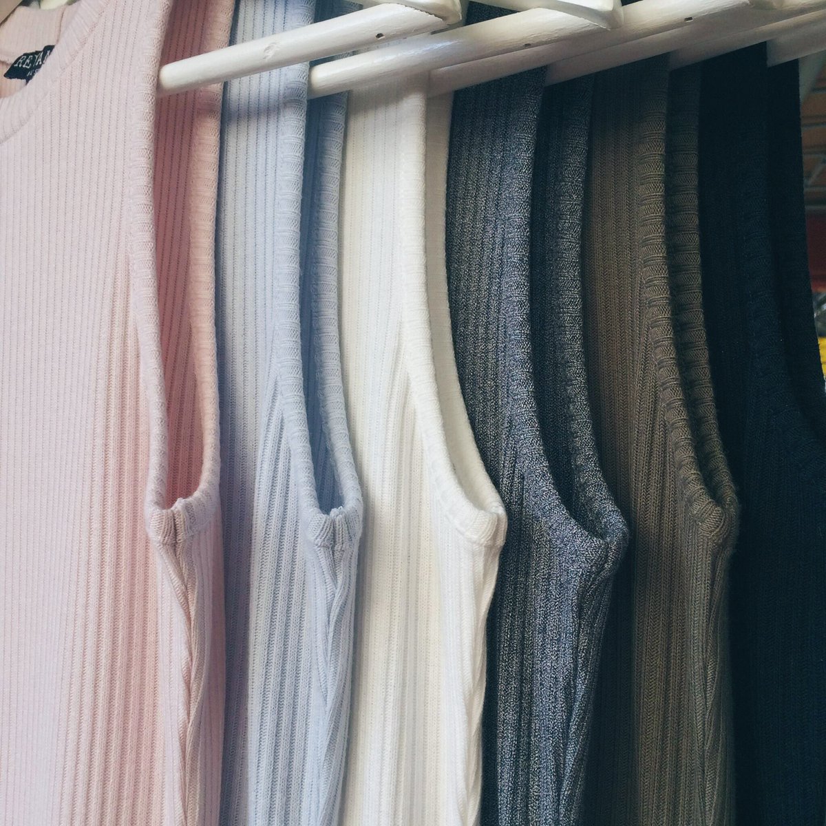 SirensFashion's tweet image. OMG - a pastel rainbow in our closet! 🙌🙌🙌 #wewish #bringinspring