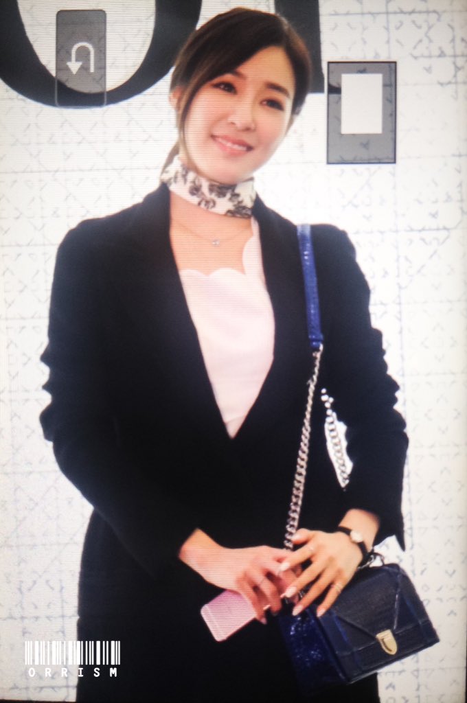 [PIC][17-02-2016]Tiffany khởi hành đi Thái Lan để tham dự sự kiện khai trương chi nhánh của thương hiệu "Christian Dior" vào hôm nay - Page 3 Cbf3lkPUAAE_ZVr
