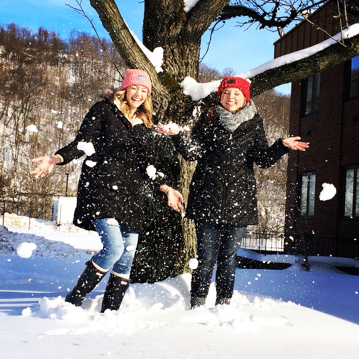 CaluCrew's tweet image. Pre-order your beanie today, and make a child's day a little warmer❄️