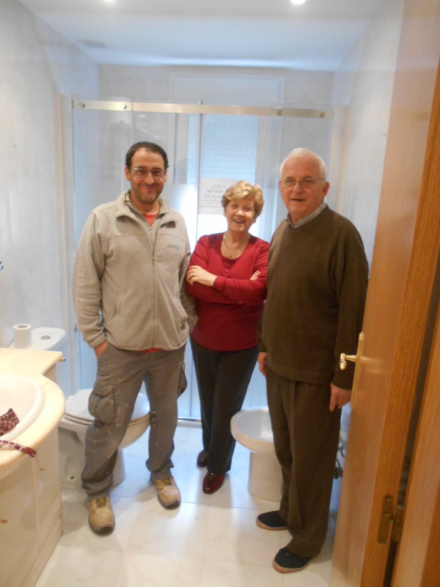 duchaya's tweet photo. Otra pareja feliz con el cambio d bañera por #ducha realizado por DuchaYa en Viana #Navarra
https://t.co/bl7DVyXrtp https://t.co/ePBR7zn75s