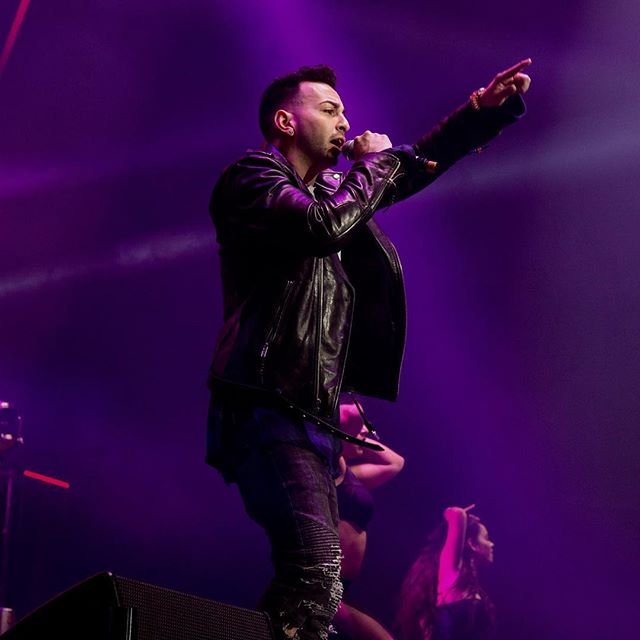 TeamQuiles's tweet photo. "Siempre tuve claro lo que quería hacer 🎤🎤🎤 adquiere lo nuevo #JustinQuilesedition #Richmusic #LaPromesa #JQuiles." https://t.co/zKWvHwEGP8