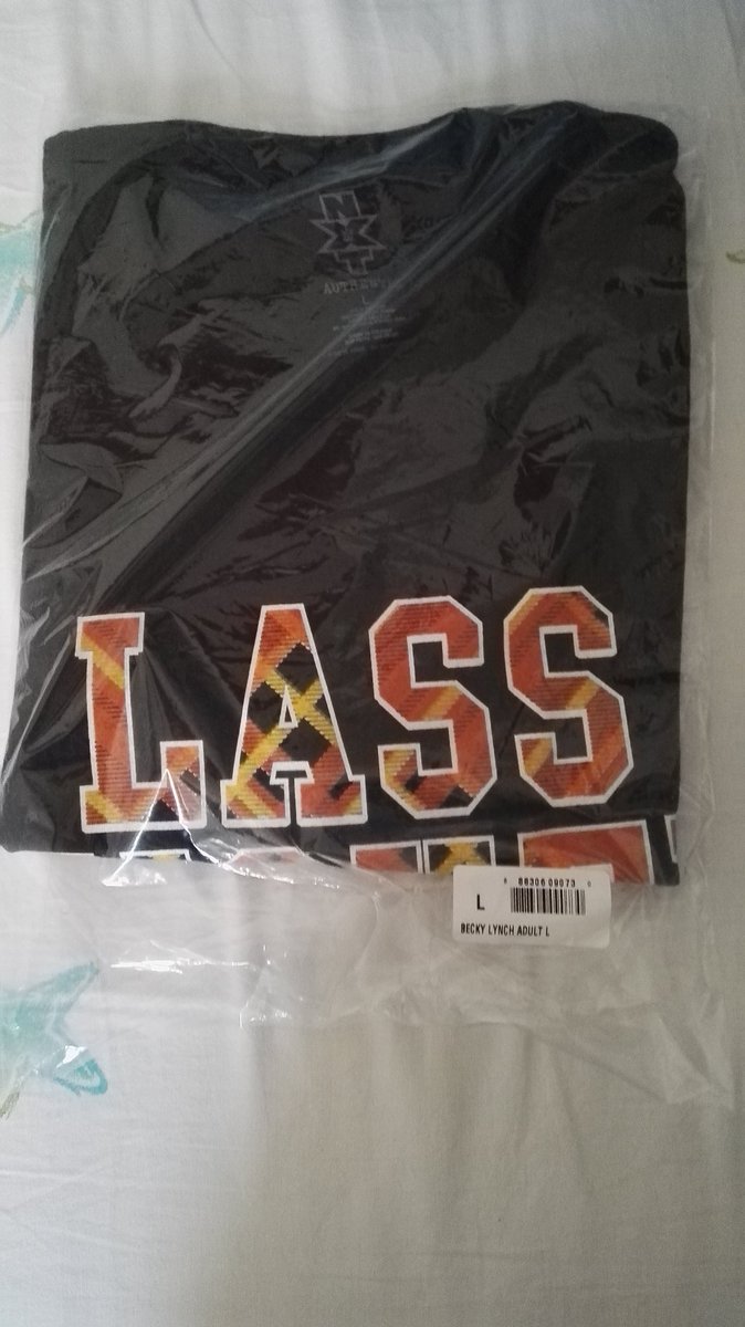 HawkeBITW's tweet photo. My @BeckyLynchWWE shirt finally come! Can't wait to support her here in Italy! #lasskicker #bexgeneration https://t.co/3fsLcuHQ38