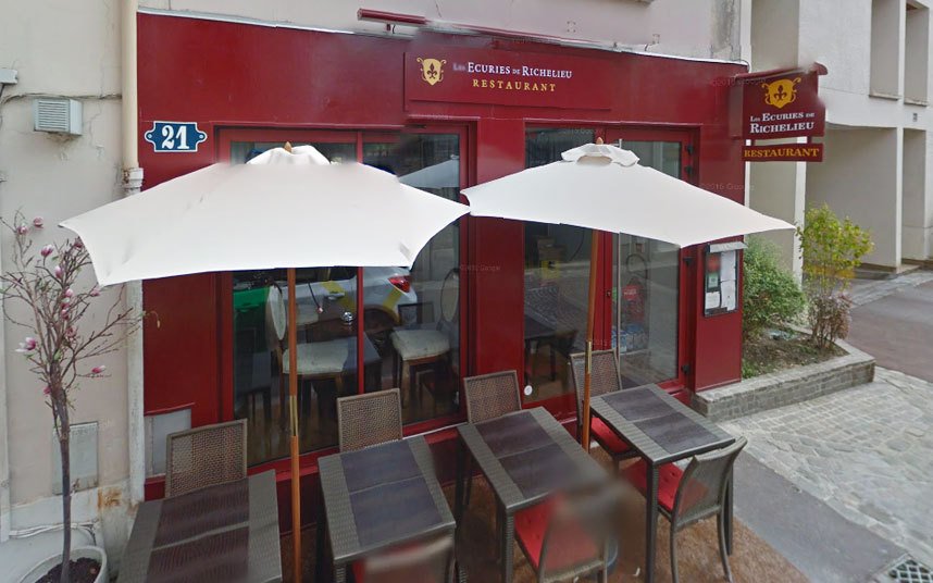 Telegraph's tweet image. French restaurant owner bans bankers after they refuse loan tgr.ph/4BmBJ1