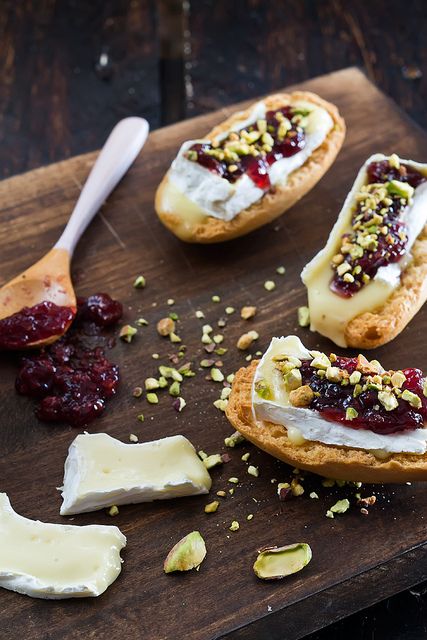 SalYMortero's tweet photo. Con estas 4 #recetas de #montaditos con #confits, descubrirás un mundo de #sabores #gourmet https://t.co/OHA3bKgXS5 https://t.co/fKtcVDHSz6