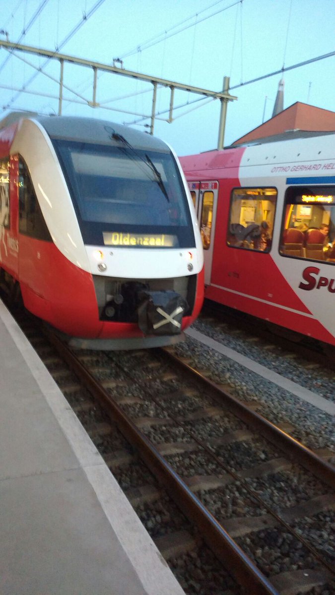 MartenSchulp's tweet photo. Gespot op station Zutphen: Trijn. Zus van Nijn (#aandesnuitherkentmenhetkonein) https://t.co/Tni3fBz2D2