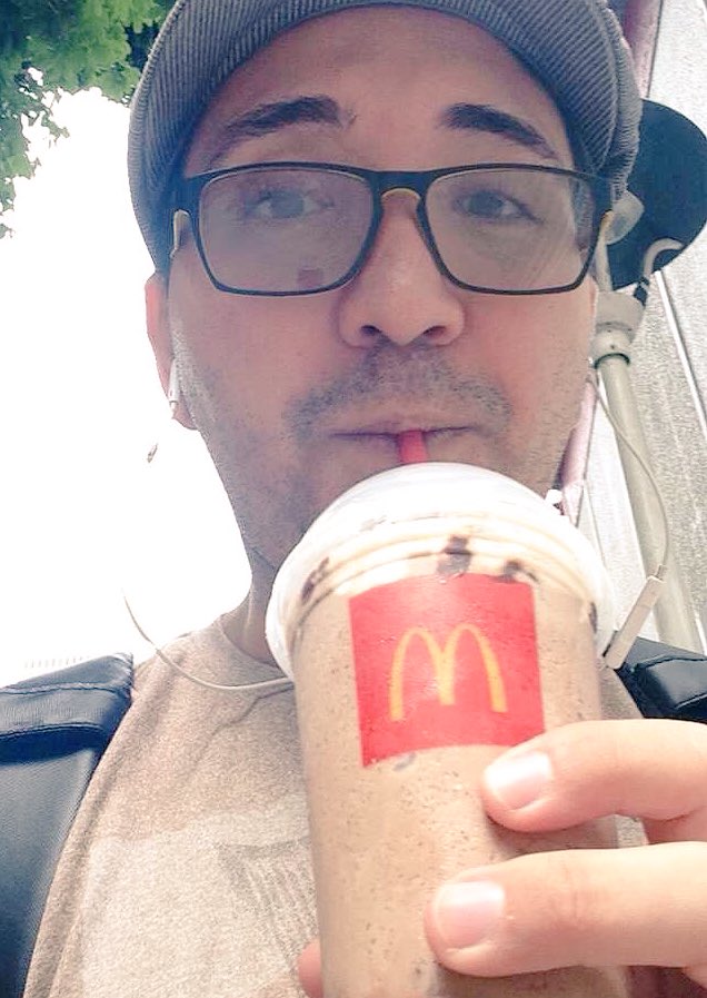 PrincesoPaixao's tweet photo. #FrappeMocca #ilovinit https://t.co/Ycbtg0NtQC