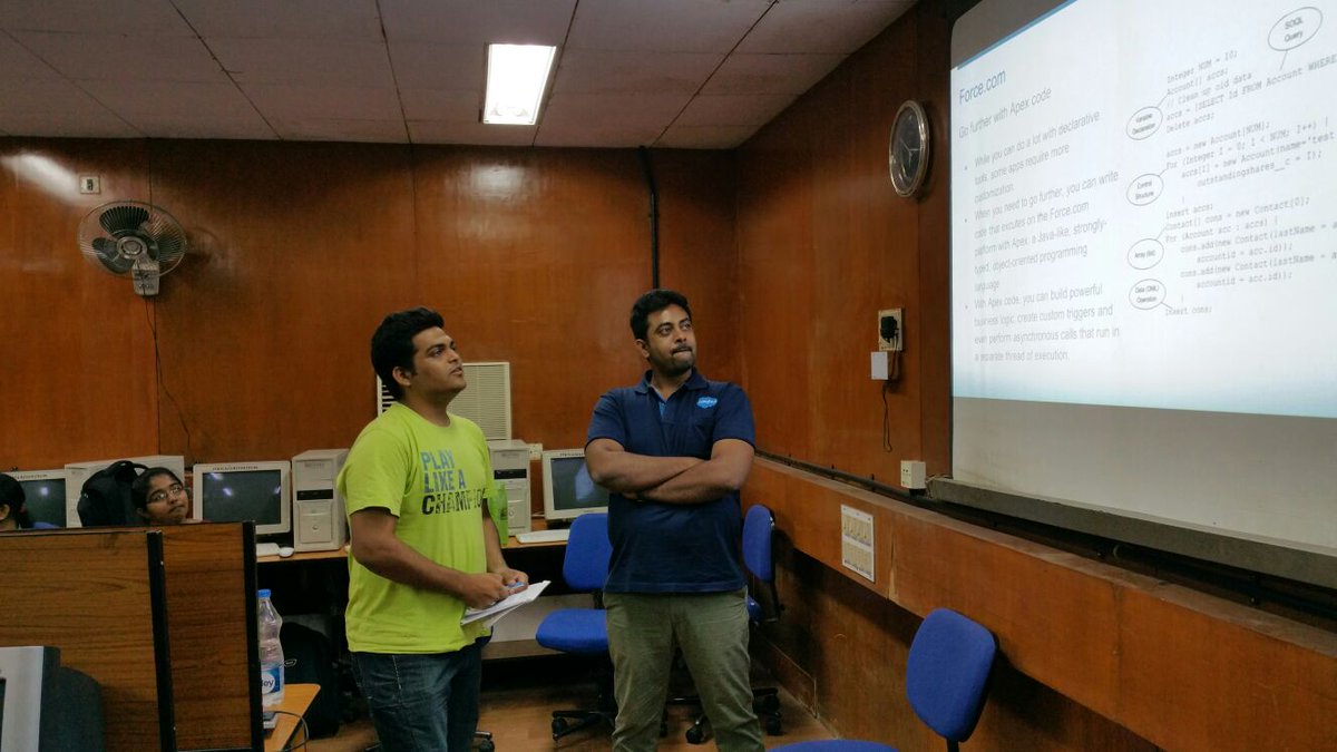 SFDGVadodara's tweet photo. #sfdgvadodara Intense discussion on cloud database connections @bbhagat @SalesforceDevs @shashforce https://t.co/zRgYAxK3tA