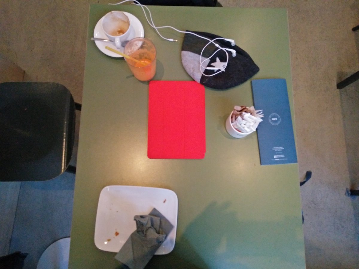 ChiaraTorti's tweet photo. Bar n.1 prima riunione agile per #SparkReply #lavoroagile16 https://t.co/4py8BZbU1M