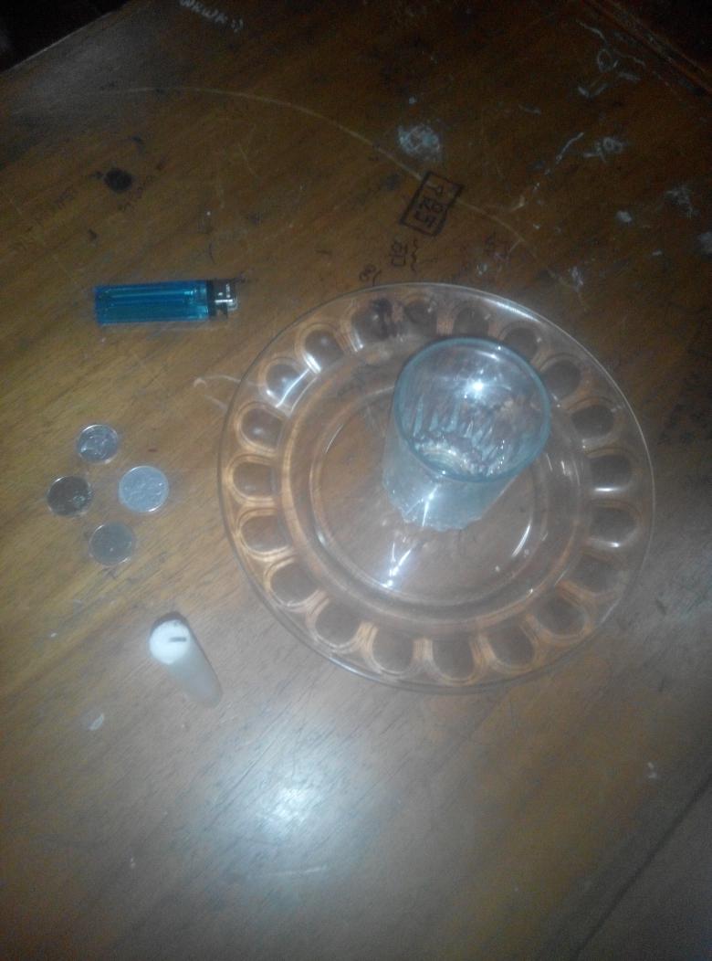 Alat bahannya mudah bgt kok cuma korek api,piring,gelas bening,koin,dan lilin
Simple kannn:)