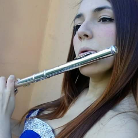 BiniLisa's tweet photo. #flute #my #big #love https://t.co/xd89RUcwVS