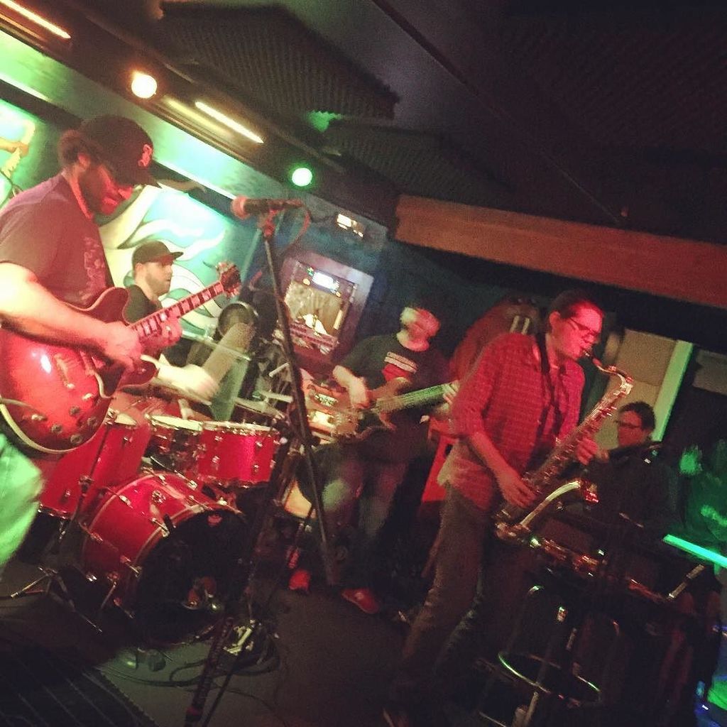 FunkCaptMax's tweet photo. Unsinkably Heavy. Wednesday. @seamonsterlounge. @polyrhythmics. #BenBloom #sealivemusic https://t.co/VdjuUzstCS https://t.co/DSxCDbK5zY