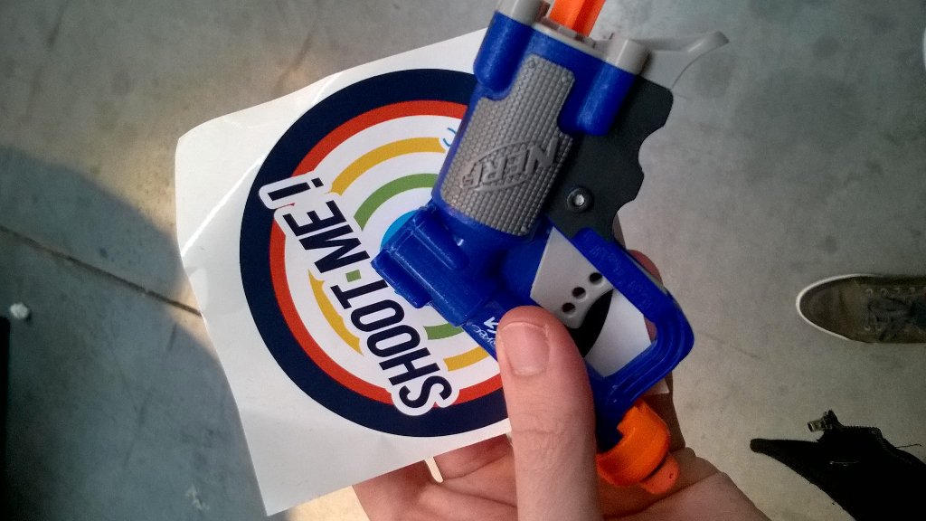 At the Tech Startup Day Belgium and that's how you connect with people! #everyonegetsone