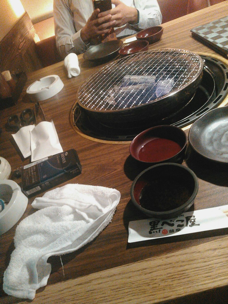 最近忙しいので、炭火焼きを上司の人といただきます(笑)