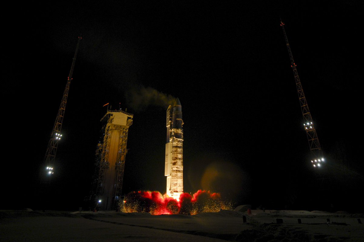 ShuttleAlmanac's tweet photo. New Pic 1 - Launch of of Russian Rokot (former ICBM) launch from #Plesetsk carrying the @ESA #Sentinal3 #Sentinal3A https://t.co/tQ1OE8qM3N
