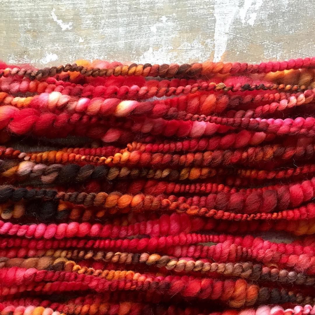 DragonwoolSheep's tweet photo. by palominofarm : Fuzzy coil yarn! #coilyarn #artyarn #reddingmethod #shockingshakti #namastefarms #fiberygoodness https://t.co/dcKcAg0QWI