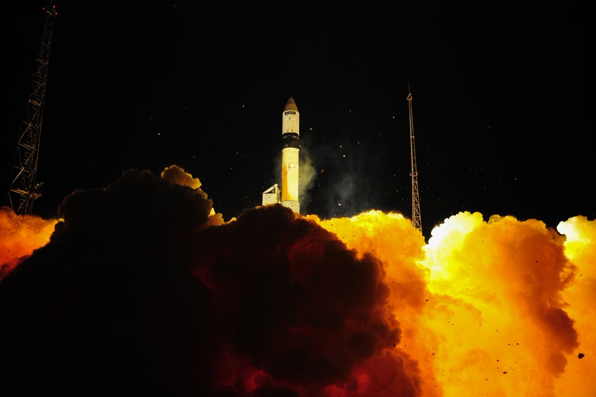 ShuttleAlmanac's tweet photo. New Pic 5 - Launch of Russian Rokot (former ICBM) launch from #Plesetsk carrying the @ESA #Sentinal3 #Sentinal3A https://t.co/OdaigVRd2n