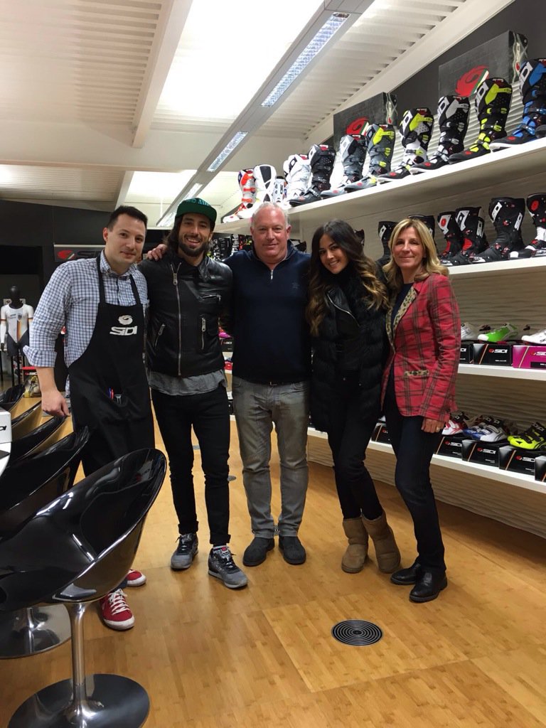 SidiSport's tweet photo. The visit of our friends @brumottistar and @Giorgia_Palmas #abombazza @SidiSport 🚴💣💨🎊🎉 https://t.co/ELJ5wQkzFP