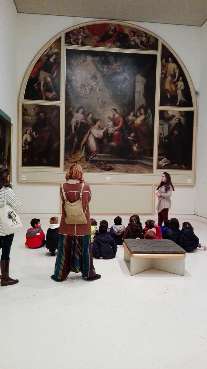 MuseoCadiz's tweet photo. Alumnos de 5 años del C.E.I.P Celestino Mutis de Cádiz participando en la actividad PEQUEMUSEO Se lo pasan pipa!!! https://t.co/gy31Igu1ef