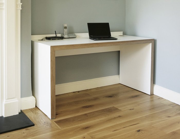 MattAntrobus's tweet photo. Simple yet classic white #bichply and #formica desk for this lovely house in Clifton, Bristol https://t.co/W6pZbh2yDD