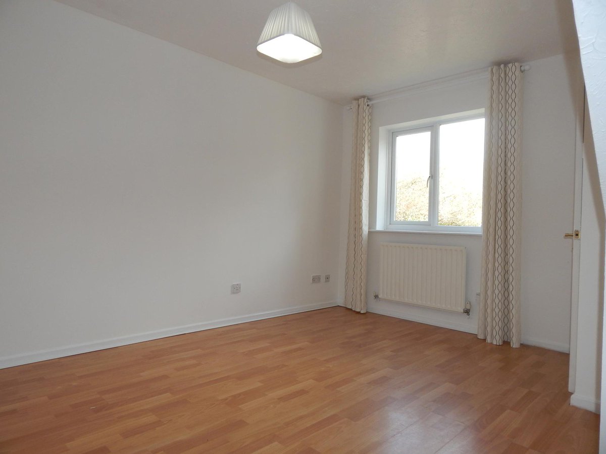 KimBasingstoke's tweet photo. #tolet #basingstoke Two bedroom house, Available NOW £925 pcm - Phone us today 01256 332971, don't miss out https://t.co/QUJmtmyVv8