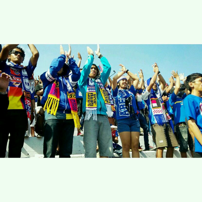 destia_putri1's tweet photo. Saya bangga menjadi aremania @Aremania_Mlg @AremaFC @AremafcOfficial #stadiondiptagianyar https://t.co/fzEzJxkwam
