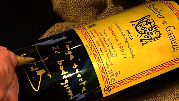 A 28.800 euros la botella, pero por una buena causa. ow.ly/YsB0P