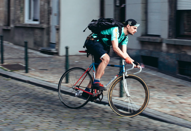 LudoAmar's tweet photo. Débuts de @TakeEatEasy_FR à #Toulouse : livraison à vélo des plats d'une 30aine de restos → https://t.co/WgytDpv47J https://t.co/5Tz6sO9nOY