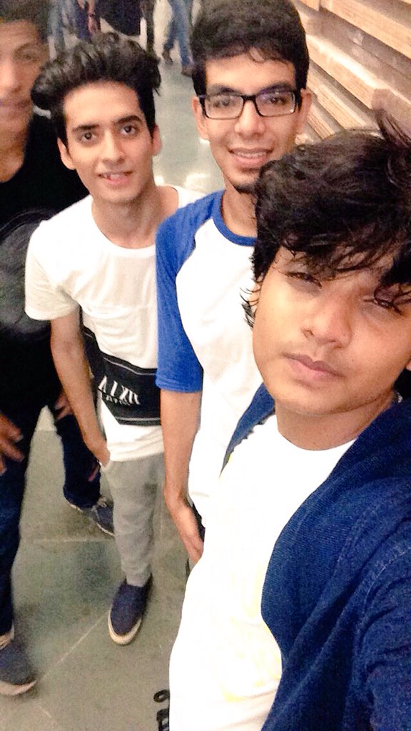 rohra_kunal's tweet photo. @Olacabs @MDBlockParty Mad and Decent with my rave Squad #OlaAccessToMDBP #Mumbai https://t.co/Cmu567Q7Tb