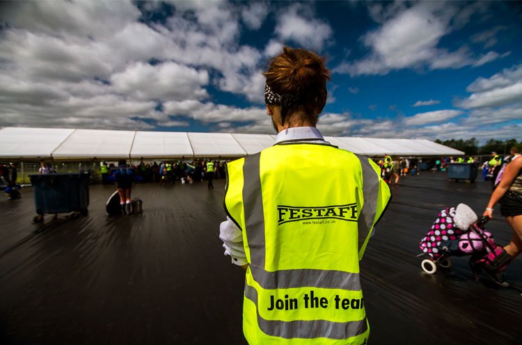 Student_Pocket's tweet photo. #WIN a Kindle &amp; festival pack in our latest #Competition with @Festaff! Enter here: https://t.co/kzh0WpmqC7 #RT https://t.co/UvEHrZVXTU