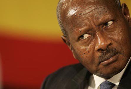 MacOtani's tweet photo. Who is leading between Yoweri, Kaguta and Museveni? :) #UgandaDecides https://t.co/Mg0cXyixoc
