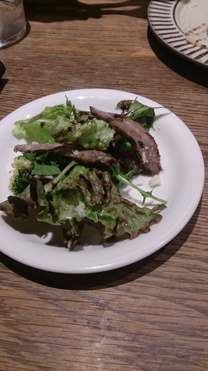 ASio76's tweet photo. 昨日は、友達とご飯～～
美味しかった！
ジムの近くにある店！
名前忘れたけど https://t.co/EBipg6CkpC