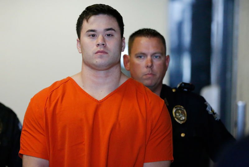 Deadspin's tweet photo. SB Nation publishes, deletes "complete failure" of a story on rapist cop Daniel Holtzclaw: https://t.co/M7sR1bz4Wb https://t.co/bHgP5Bq25U