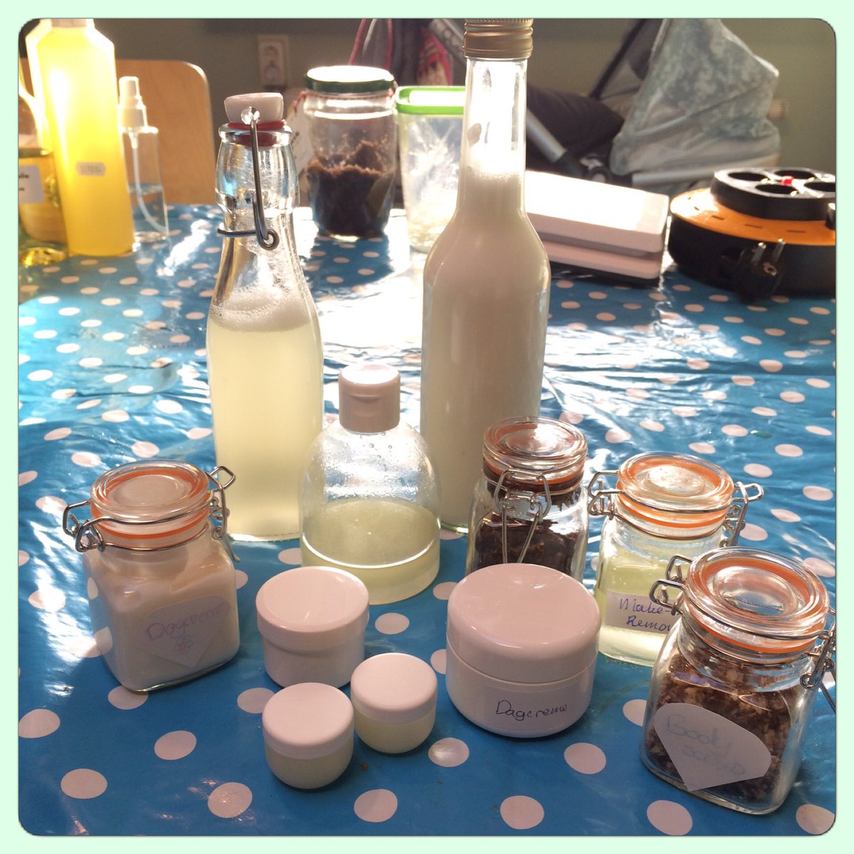 byMirjam's tweet photo. De #workshopruimte @bymirjam is gebruikt door @GLINPRODUCTS. Heerlijke schoonheidsproducten gemaakt! https://t.co/pigNLy0PTD
