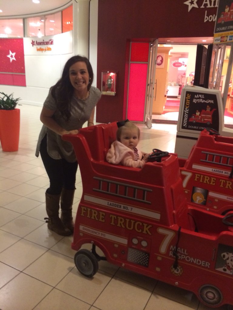 Jculpep's tweet photo. Presley loves Auntie Lane ❤️ https://t.co/CuXVZ2Dhis