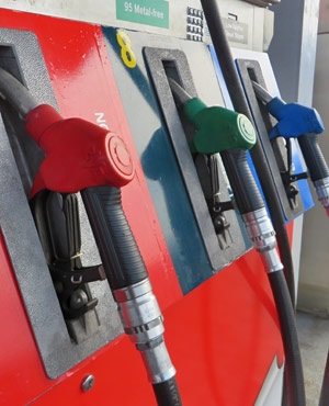 GunnTrackSA's tweet photo. A welcome petrol relief is heading our way! Article here - https://t.co/P4fUH3wTcB https://t.co/lgkn0RmEwE